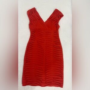 Adrianna Papell. Women's layered V-neck dress in size 6 Red